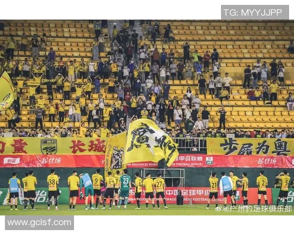 中超焦点战山东泰山迎战广州队激战正酣双方鏖战90分钟展开争锋